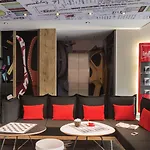 Ibis Centre Gare Sud 3* نانت