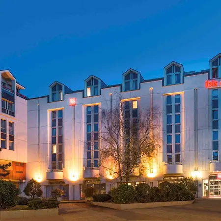 Ibis Centre Gare Sud Hotel 3*