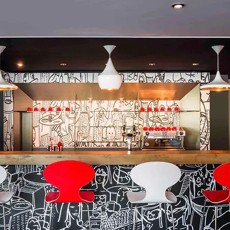 Ibis Centre Gare Sud Hotel 3*