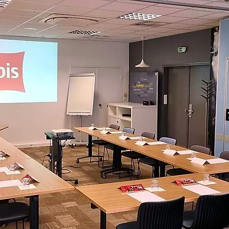 Ibis Centre Gare Sud 3* نانت