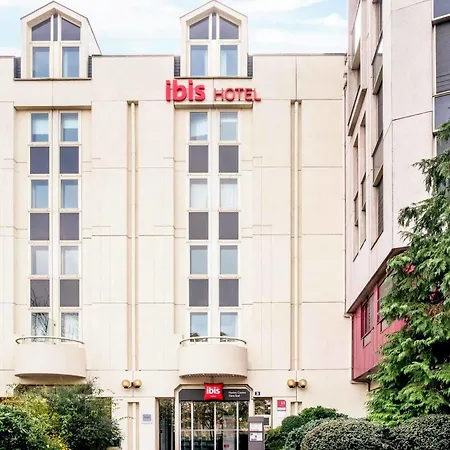 Ibis Centre Gare Sud Hotel 3*
