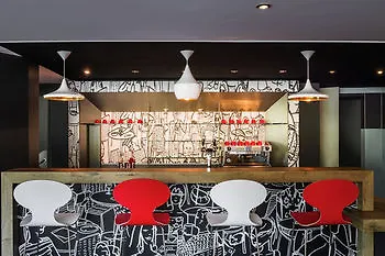 Ibis Centre Gare Sud 3* נאנט