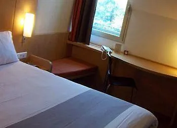 Ibis Centre Gare Sud נאנט
