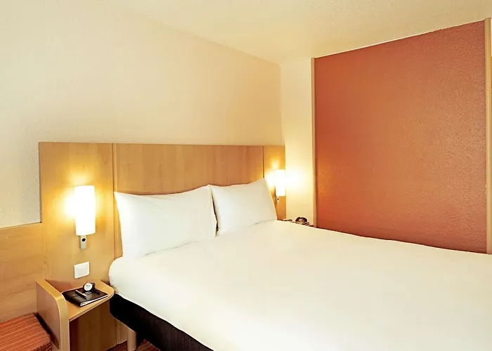 מלון Ibis Centre Gare Sud נאנט