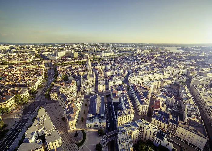 宜必思南特中心南车站酒店