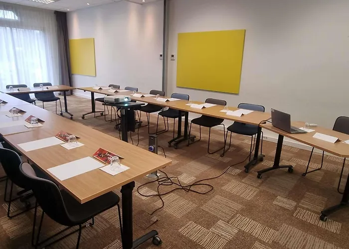 Отель Ibis Centre Gare Sud Нант