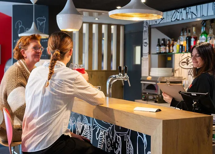 Отель Ibis Centre Gare Sud Нант