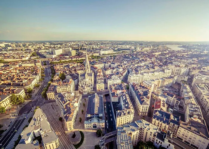 Ibis Centre Gare Sud 3* Нант